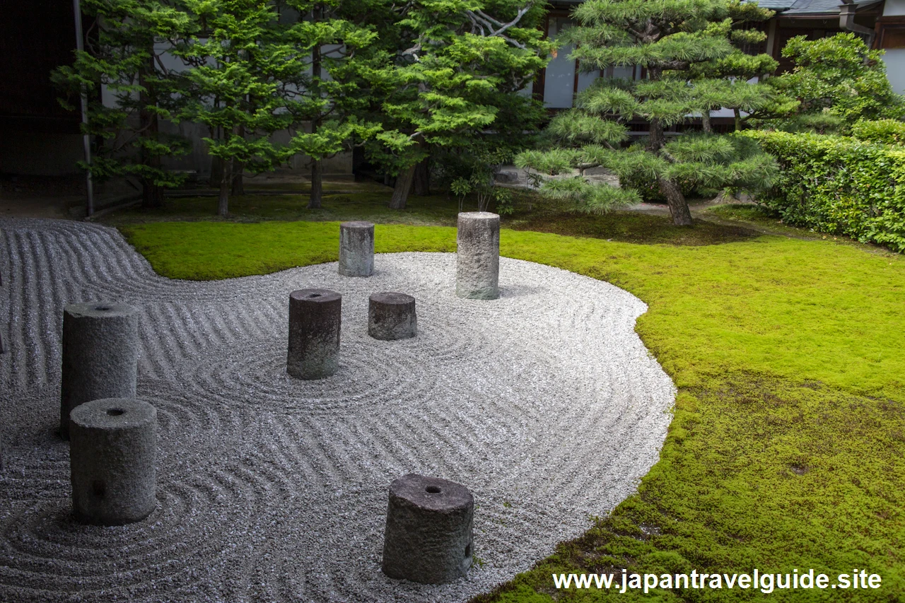 本坊庭園(方丈)東庭：東福寺の見どころ(9)