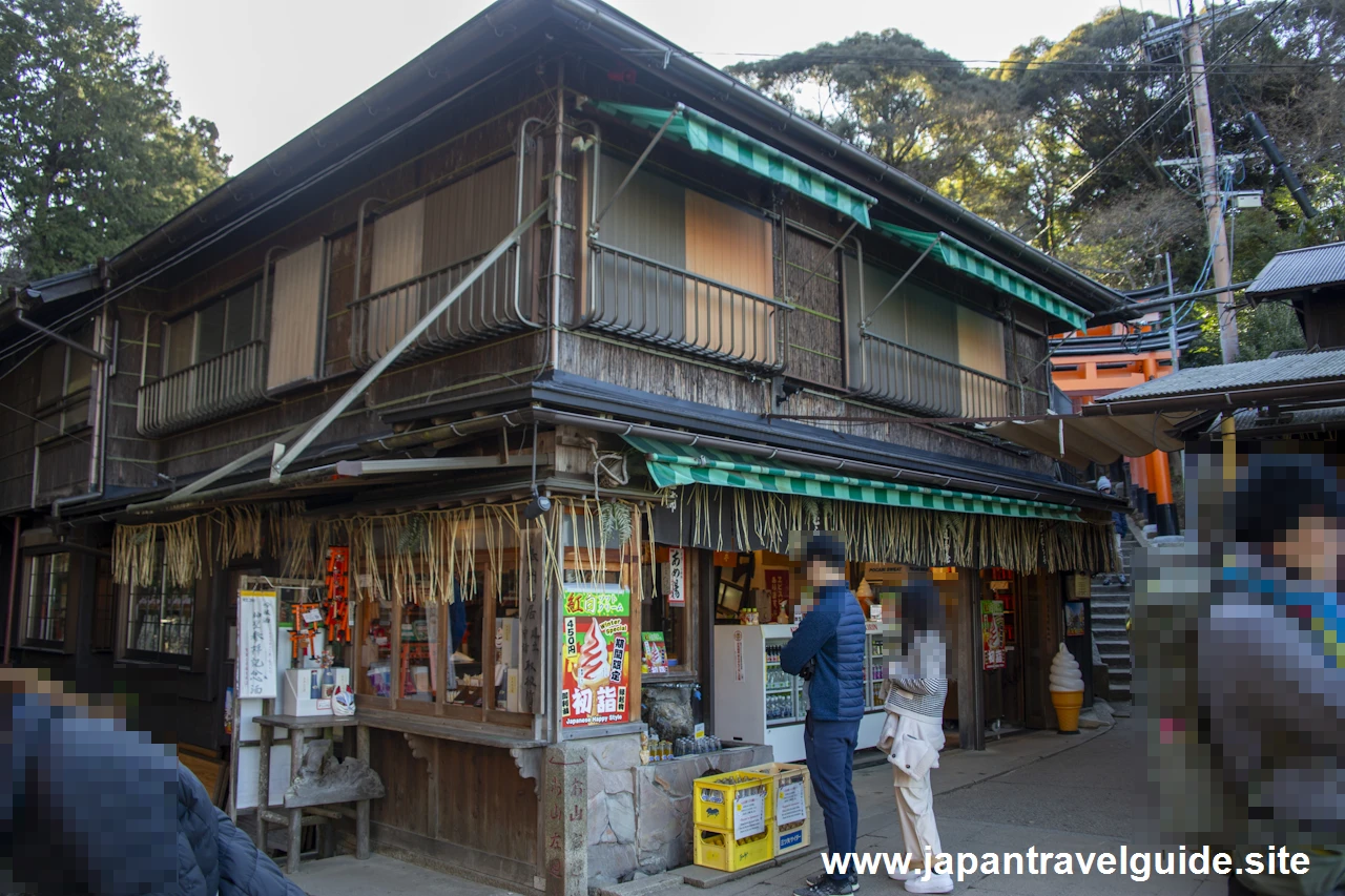 にしむら亭：四ツ辻の展望台：伏見稲荷大社の見どころ(13)