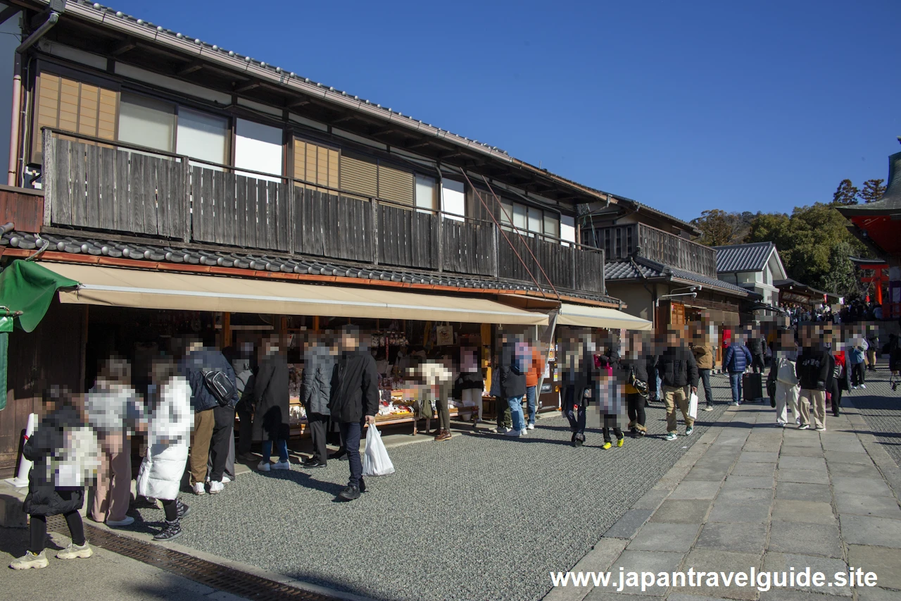 お土産屋：伏見稲荷大社の見どころ(1)