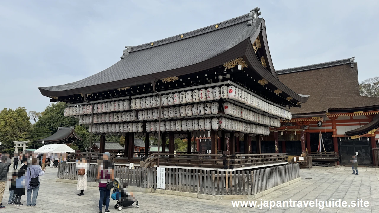 舞殿：八坂神社の見どころ(2)