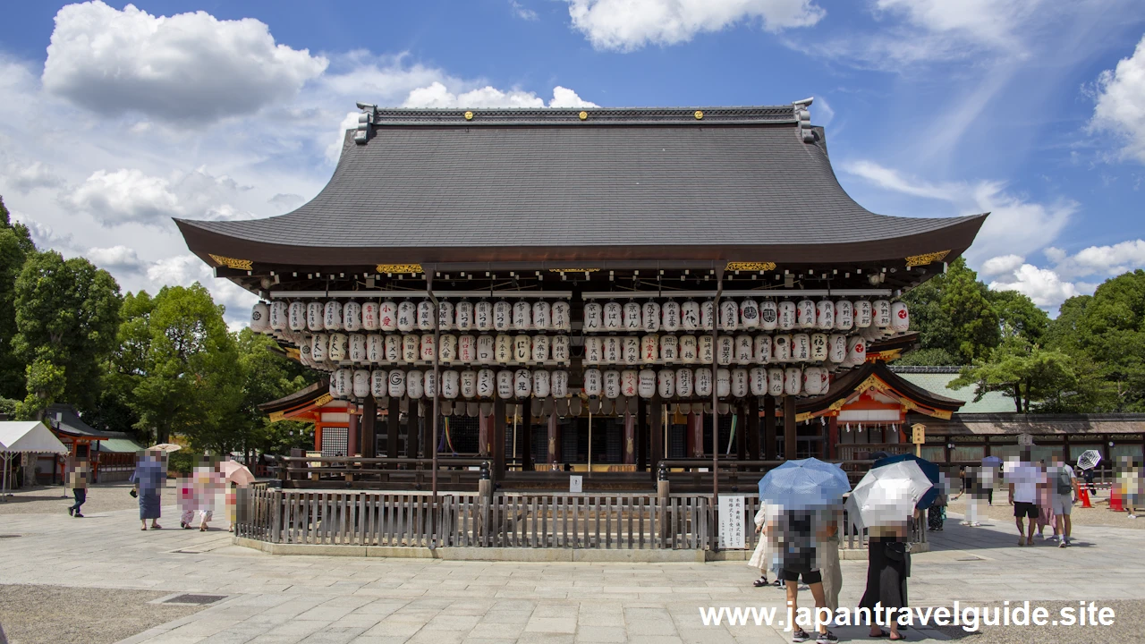 舞殿：八坂神社の見どころ(3)