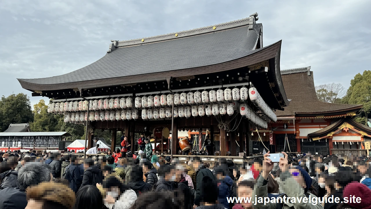 舞殿：八坂神社の見どころ(4)