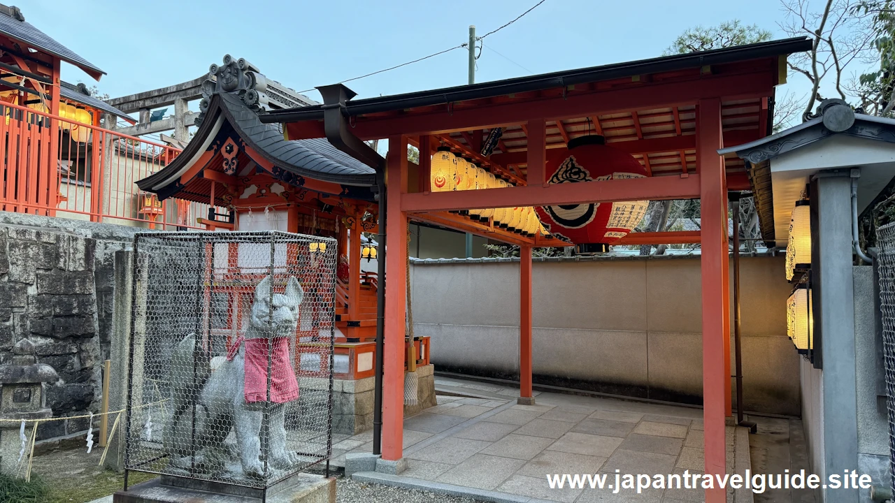 玉光稲荷社：八坂神社の見どころ(2)