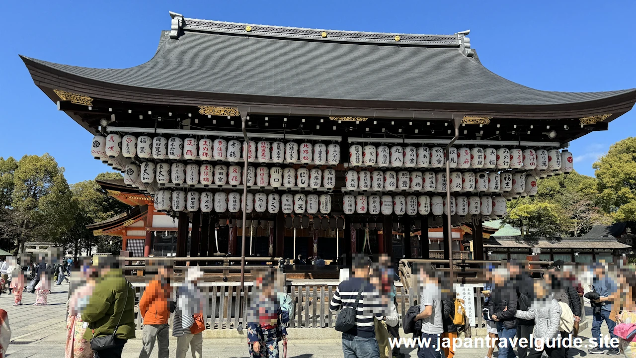 舞殿：八坂神社の見どころ(1)