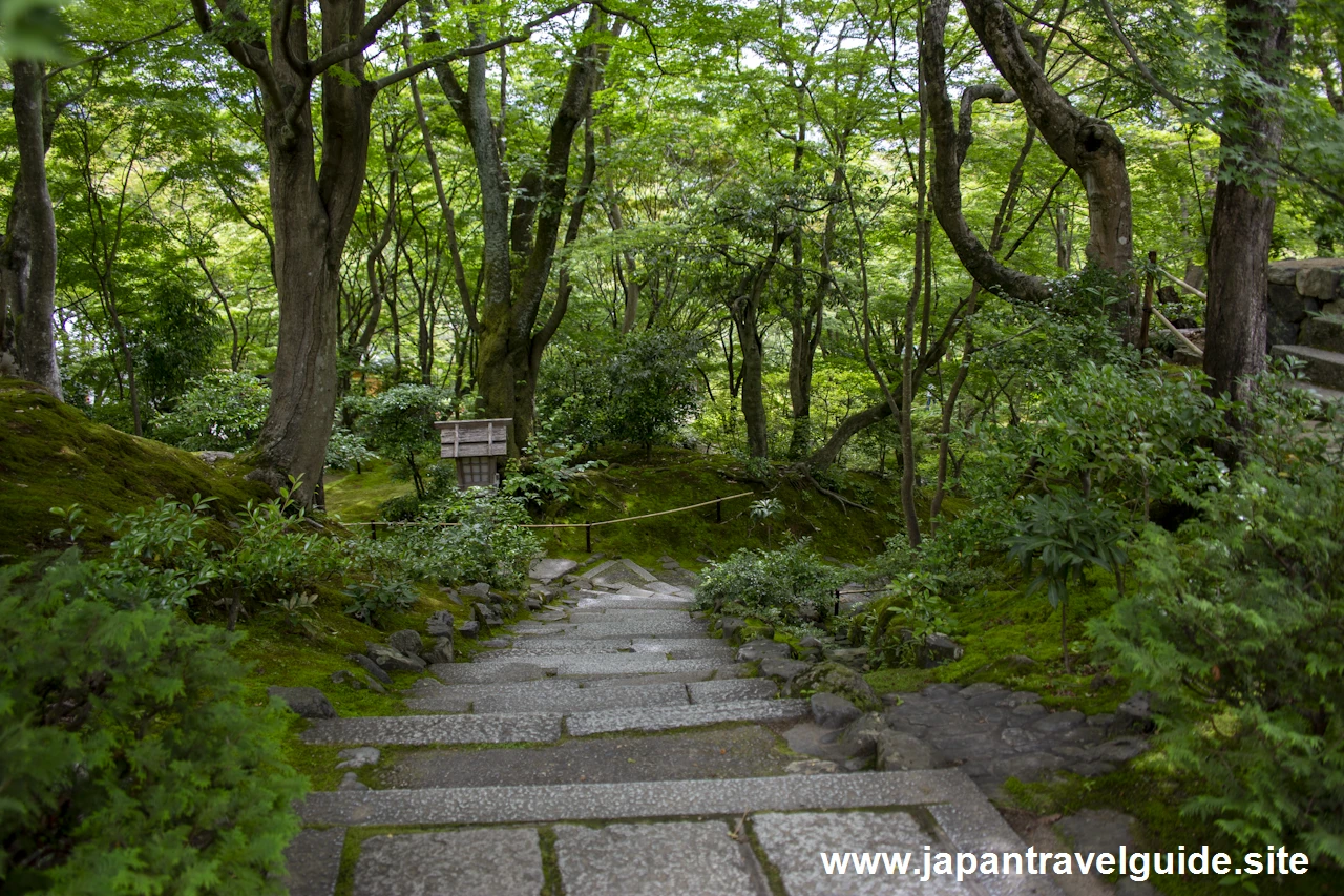 末吉坂：常寂光寺の見どころ(1)