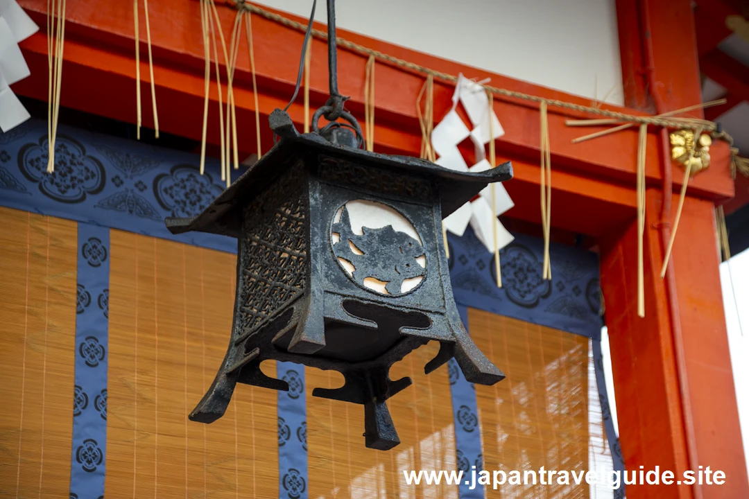 双魚宮：伏見稲荷大社外拝殿の吊灯篭完全ガイド(15)