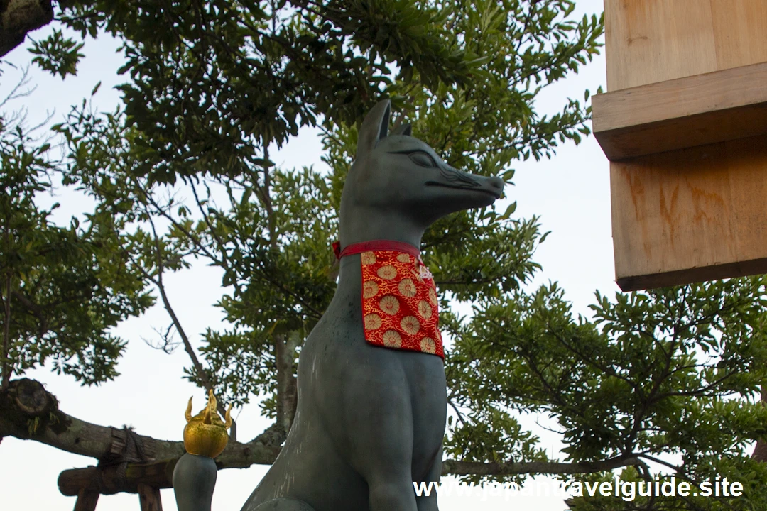 伏見稲荷大社の狐の石像：伏見稲荷大社の狐の石像に関する完全ガイド(13)