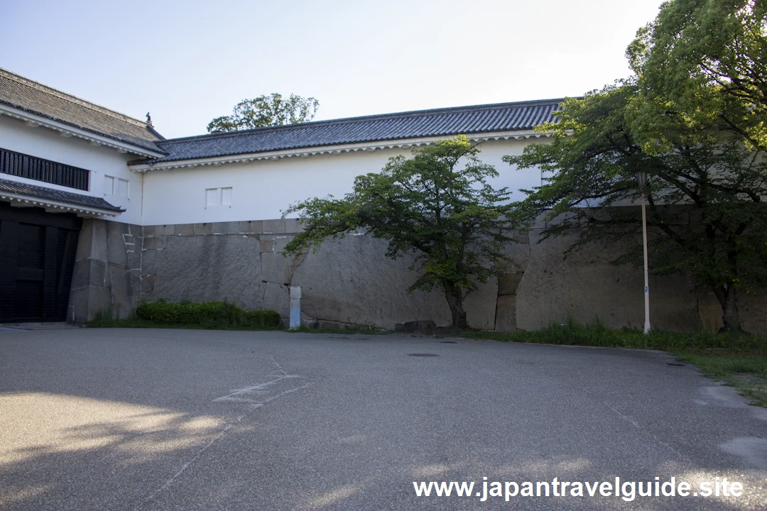 大手門枡形にある巨石：大阪城の見どころ(13)