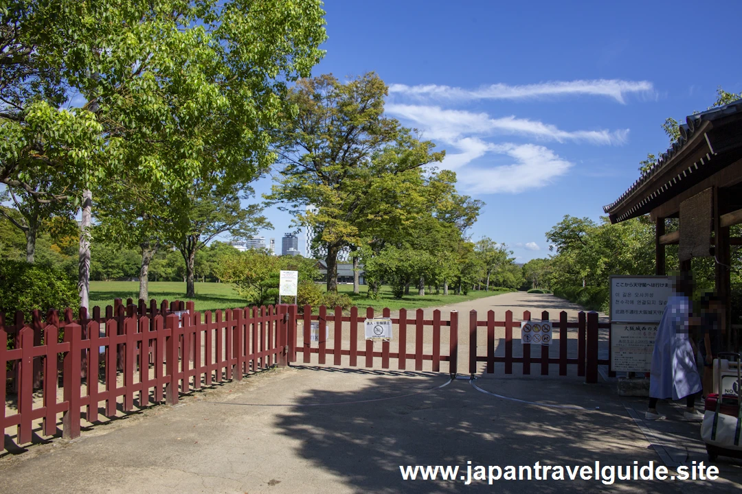 芝生広場：大阪城西の丸庭園の見どころ(1)