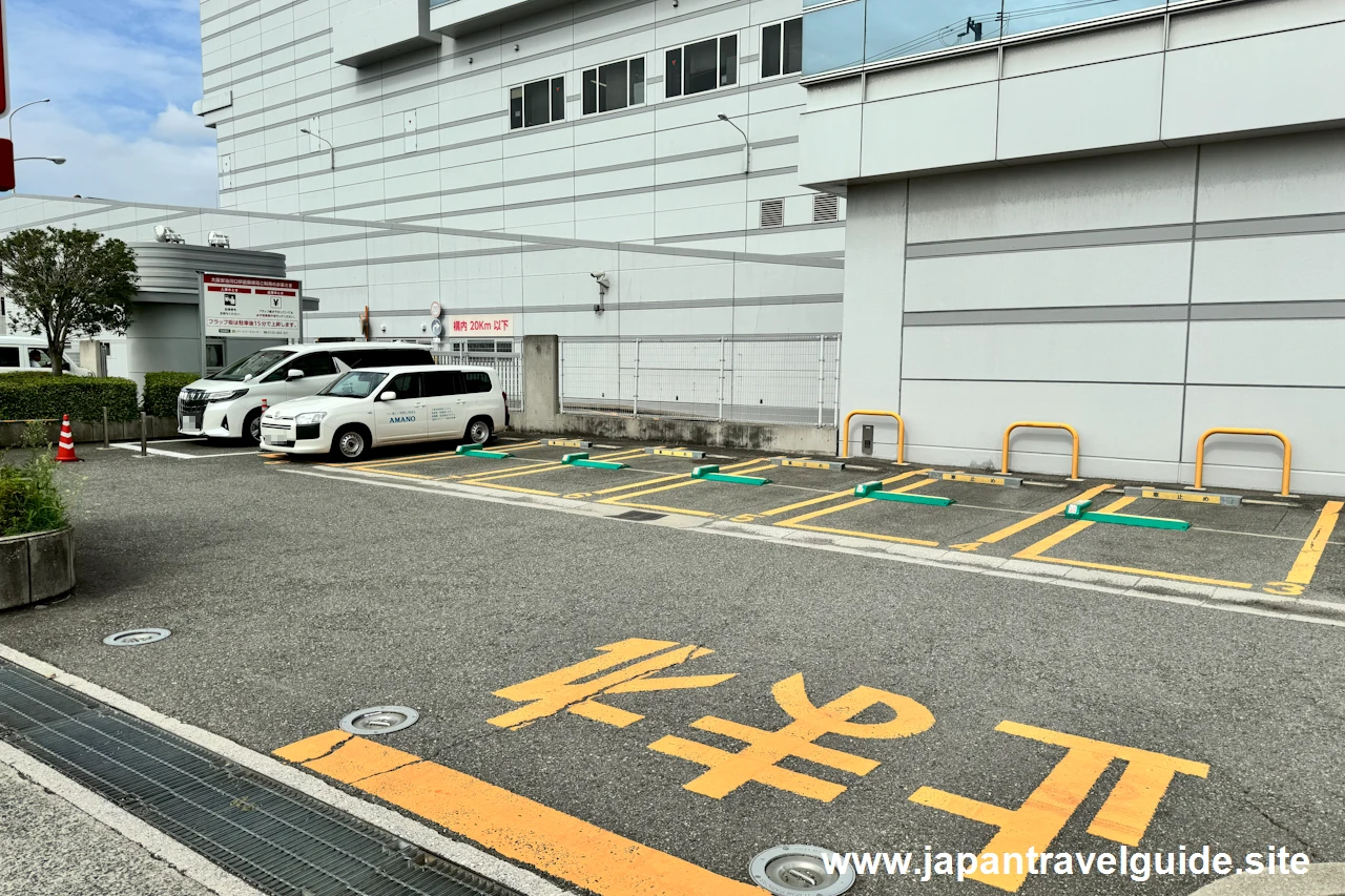 三井のリパーク大阪安治川口駅前郵便局駐車場(2)