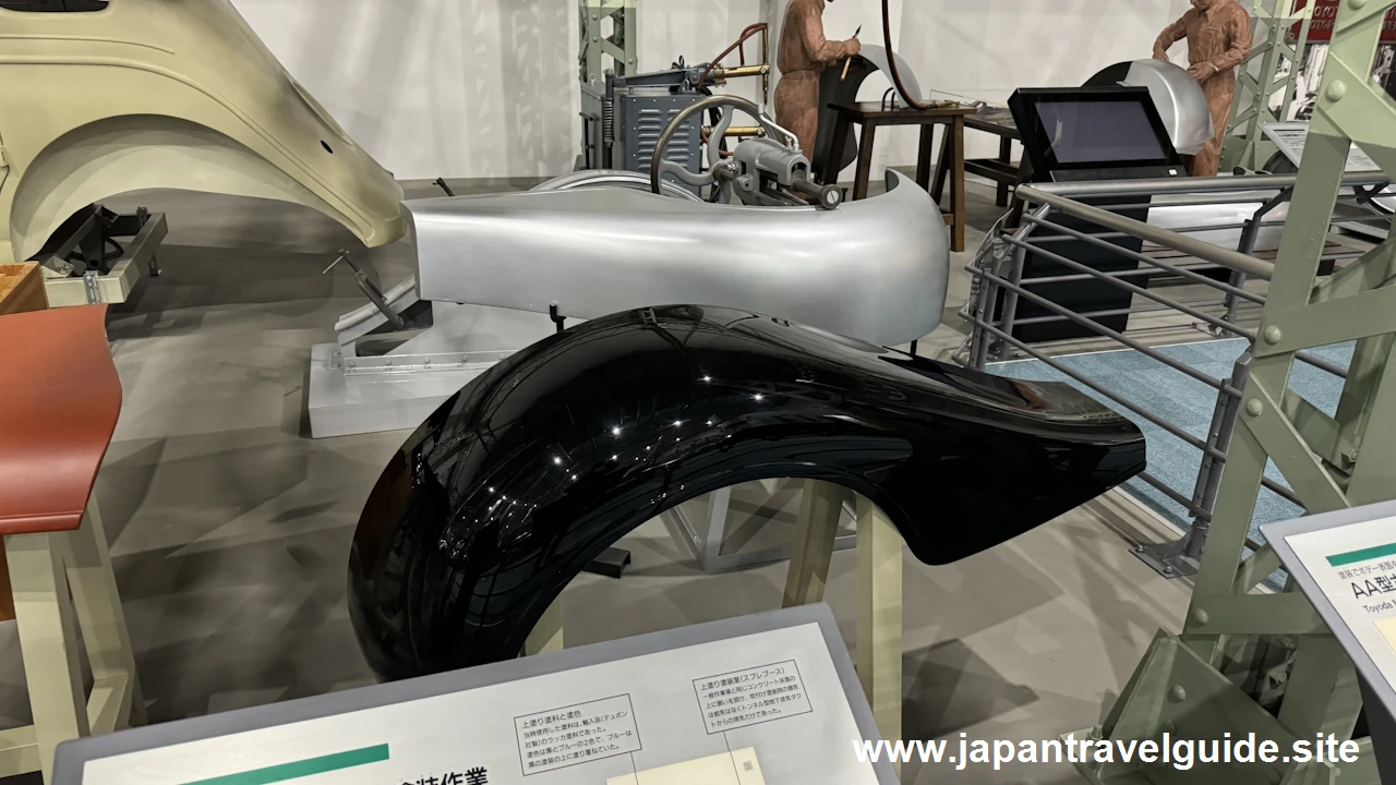 AA型ボデーの上塗り塗装作業：自動車館の見どころ(2)