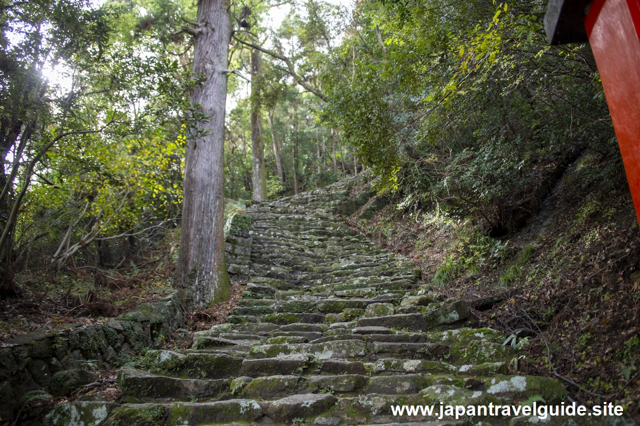 神倉神社とゴトビキ岩：熊野速玉大社の見どころ(2)