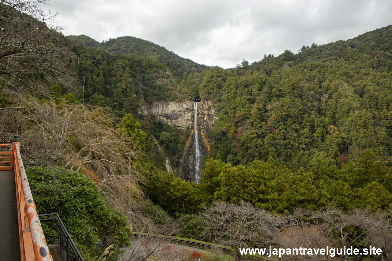 那智山青岸渡寺と三重塔：熊野那智大社の見どころ(5)