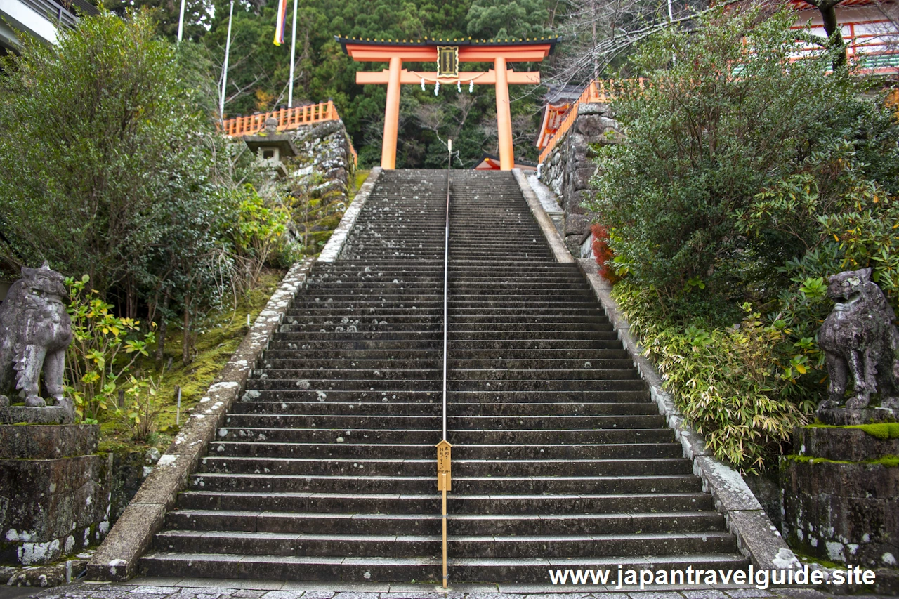 二の鳥居：熊野那智大社の見どころ(8)