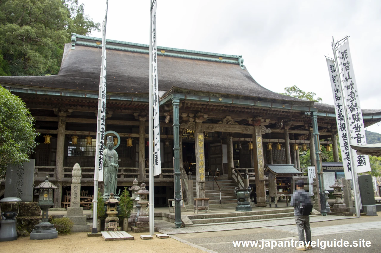 本堂(如意輪堂)：那智山青岸渡寺と三重塔の見どころ(8)