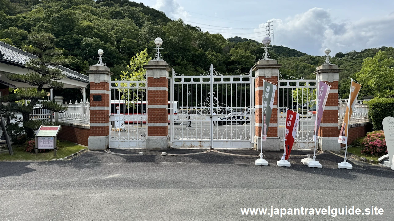 第八高等学校正門：明治村1丁目エリアの見どころ(1)