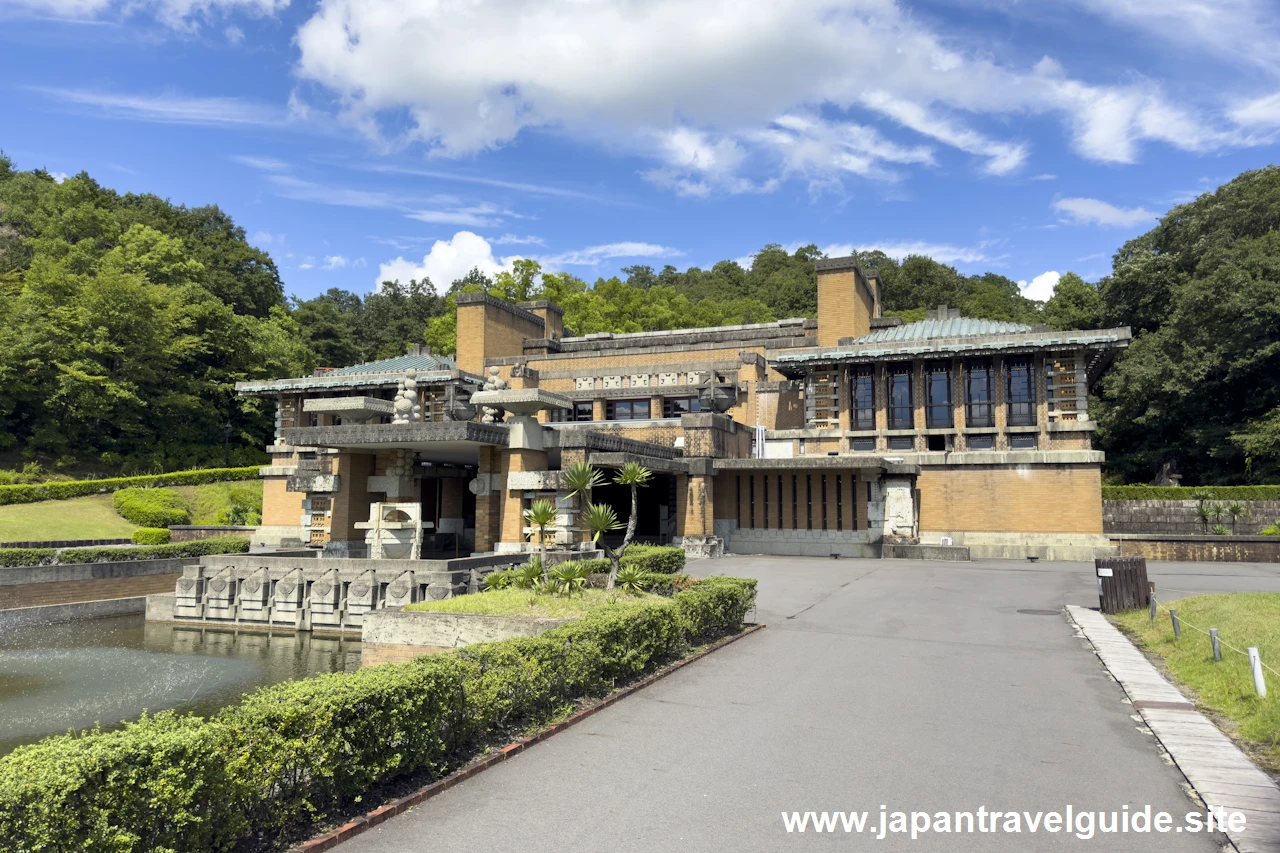 半帝国ホテル中央玄関：明治村の見どころ田東湯：明治村5丁目エリアの見どころ(5)