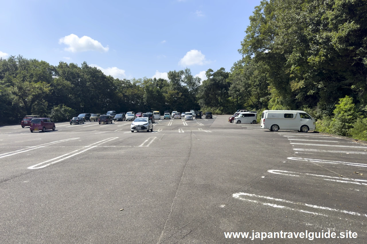 正門近くにある有料駐車場(天野商事駐車場)(4)