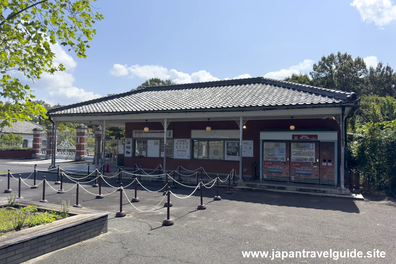 正門近くにある有料駐車場(天野商事駐車場)(8)