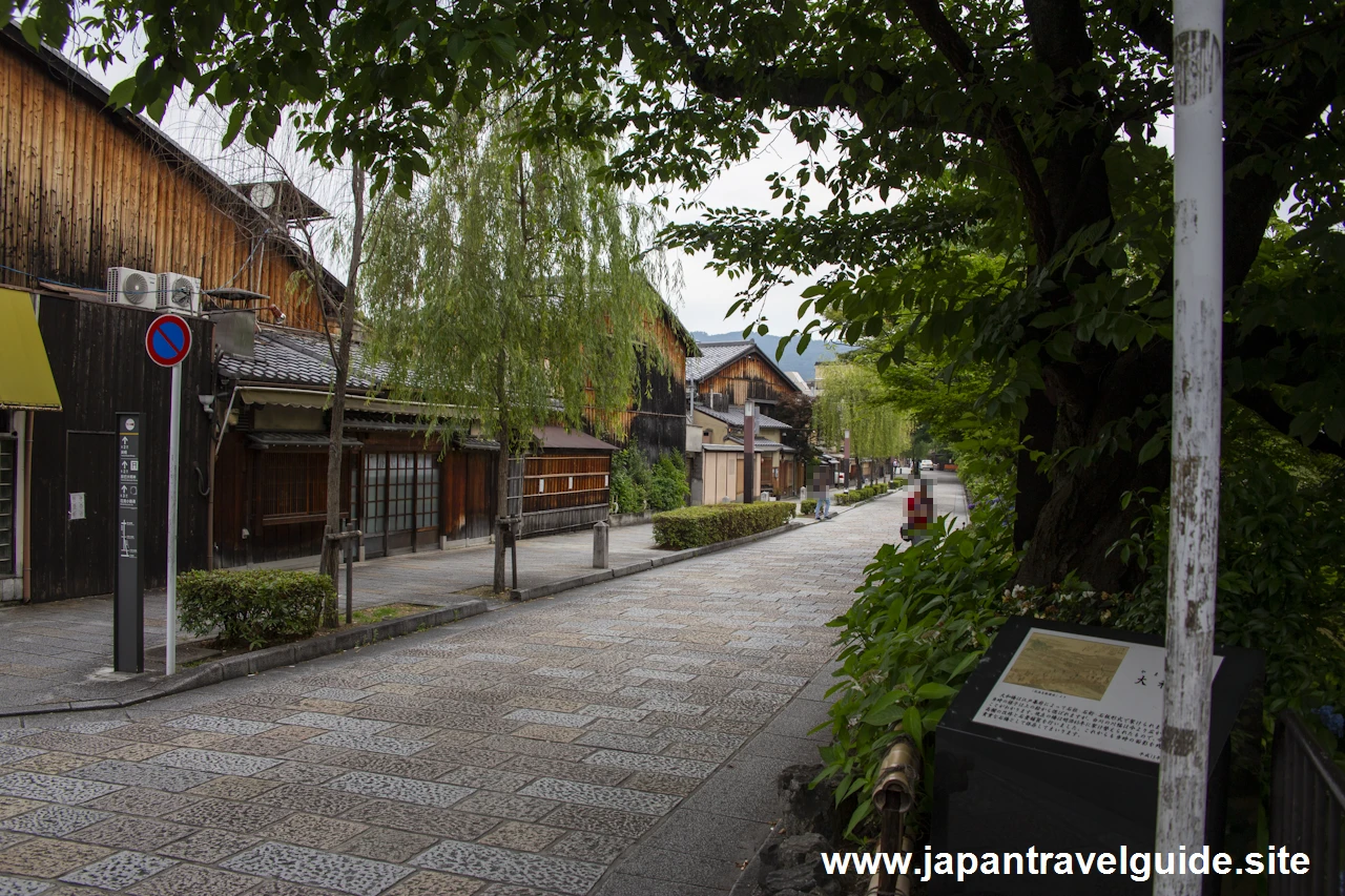 祇園白川(巽橋)：祇園の見どころ(3)