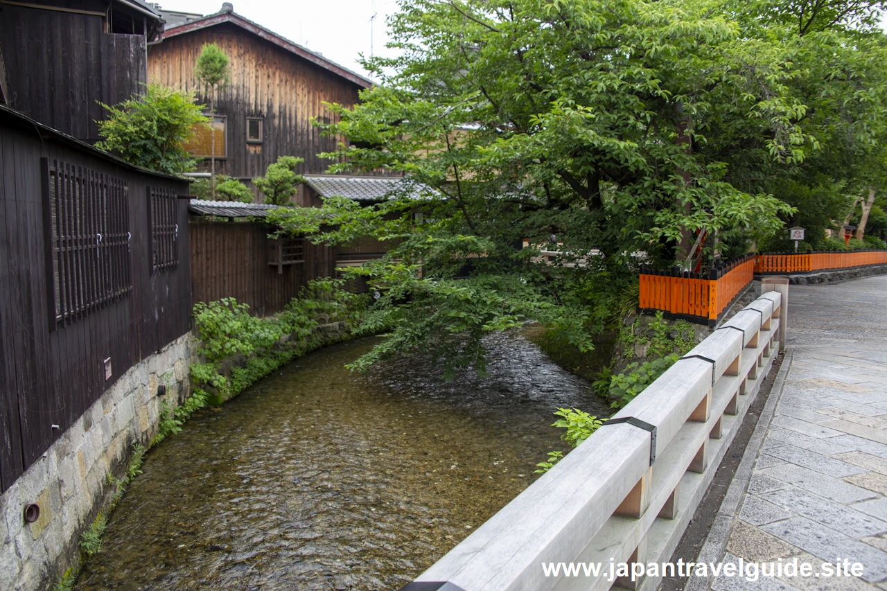 祇園白川(巽橋)：祇園の見どころ(19)