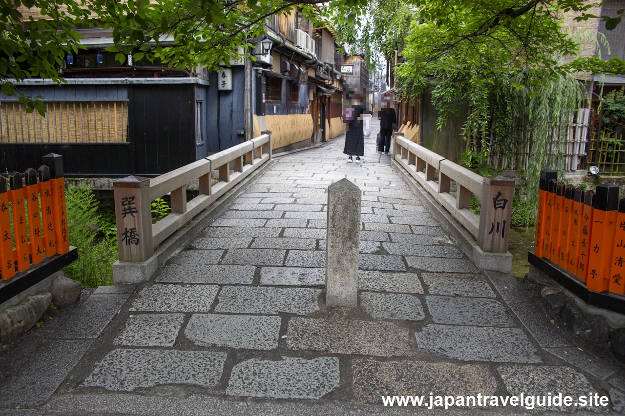 祇園白川(巽橋)：祇園の見どころ(25)