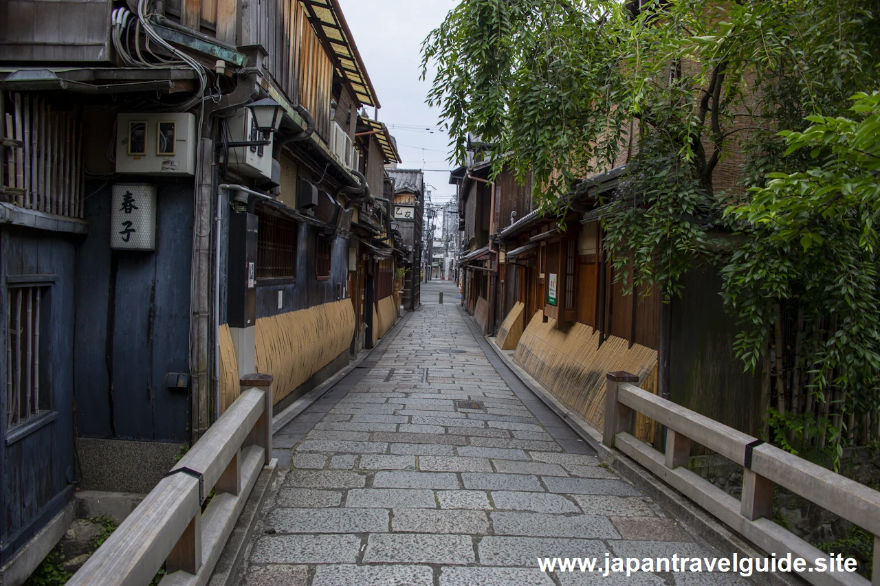 祇園白川(巽橋)：祇園の見どころ(26)