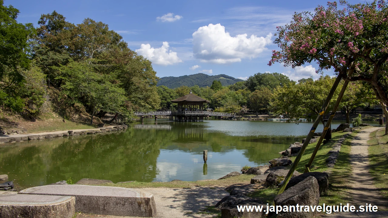 浮見堂：奈良公園の見どころ(1)
