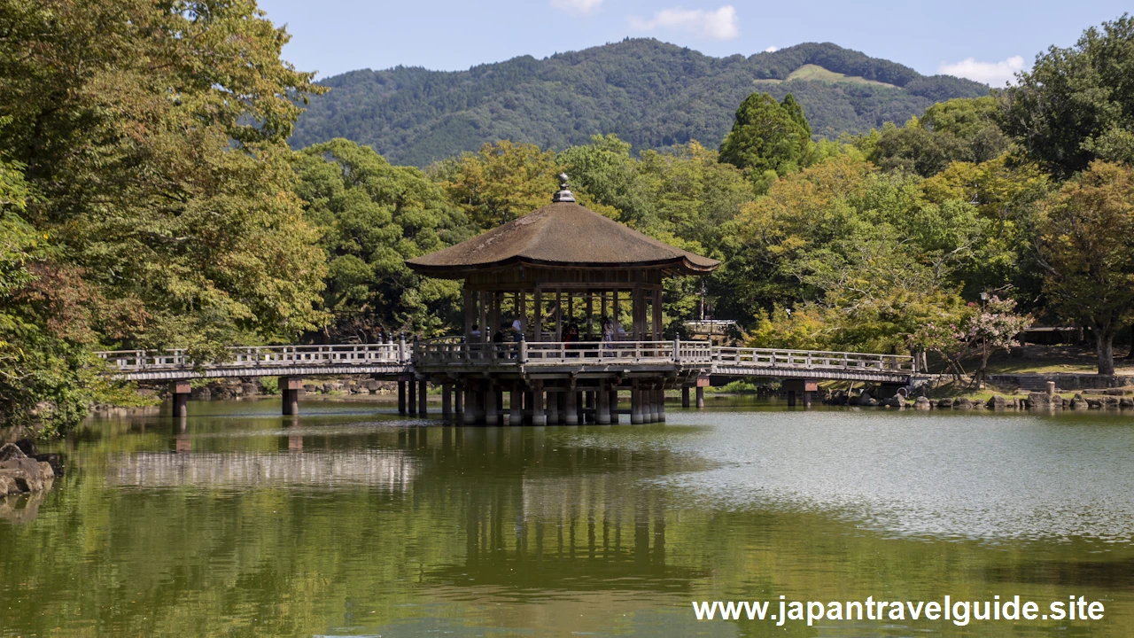 浮見堂：奈良公園の見どころ(2)