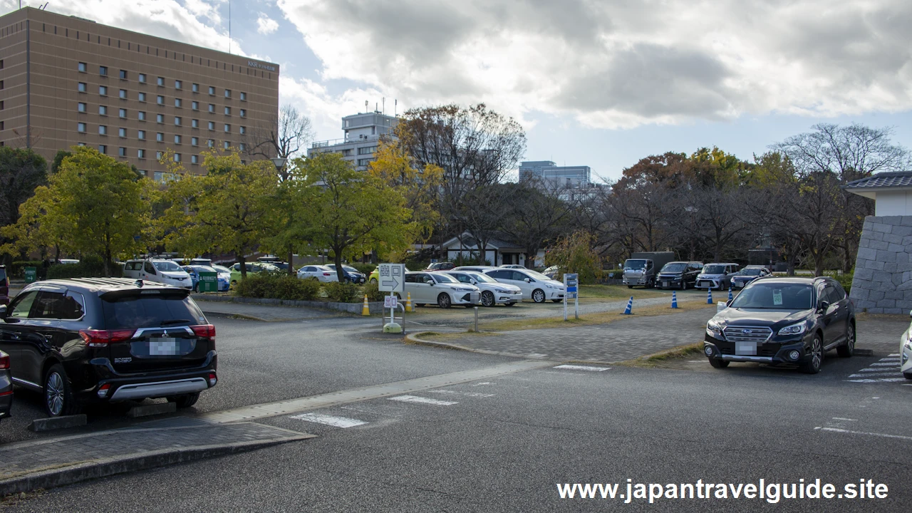 How to Use the Main Gate Parking Lot(4)