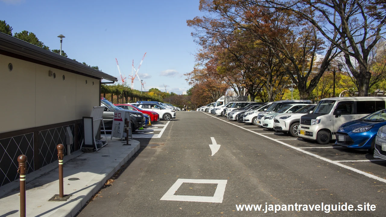 How to Use the Ninomaru East Parking Lot(4)