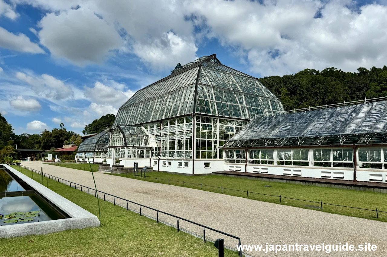 植物園の中の温室の場所(10)