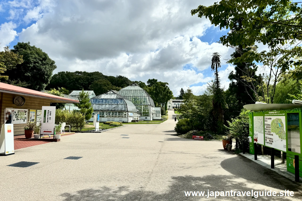 植物園の中の温室の場所(3)