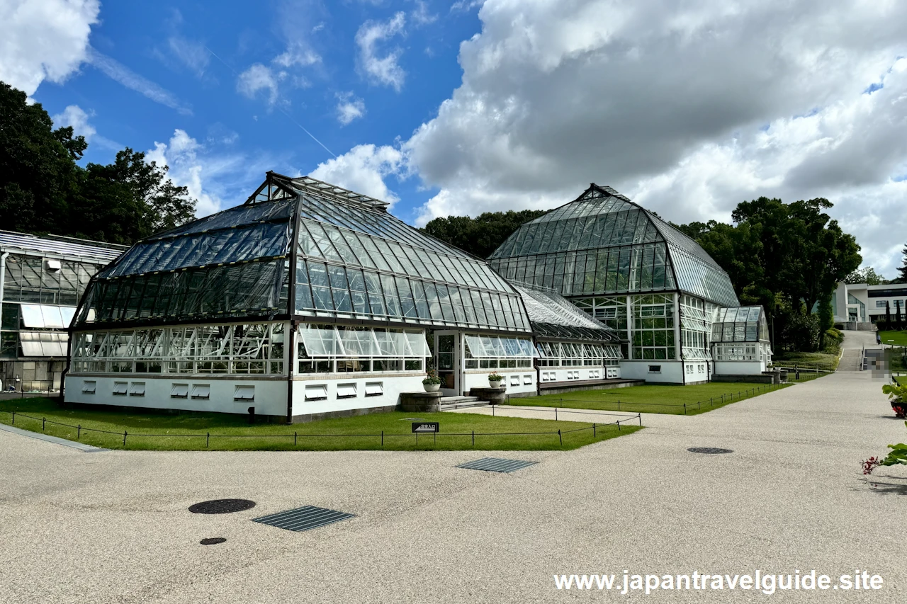 植物園の中の温室の場所(4)