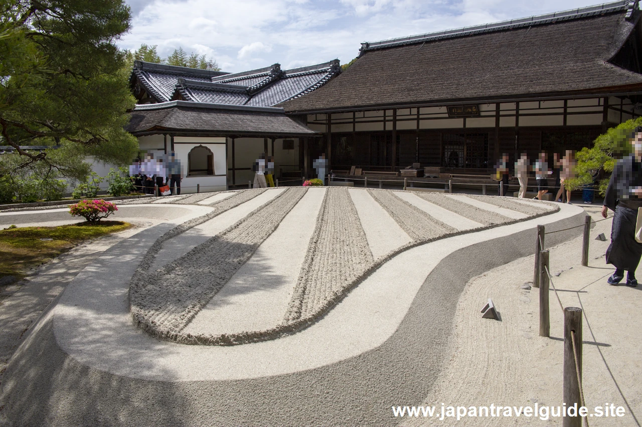 銀沙灘と向月台：銀閣寺の見どころ(2)