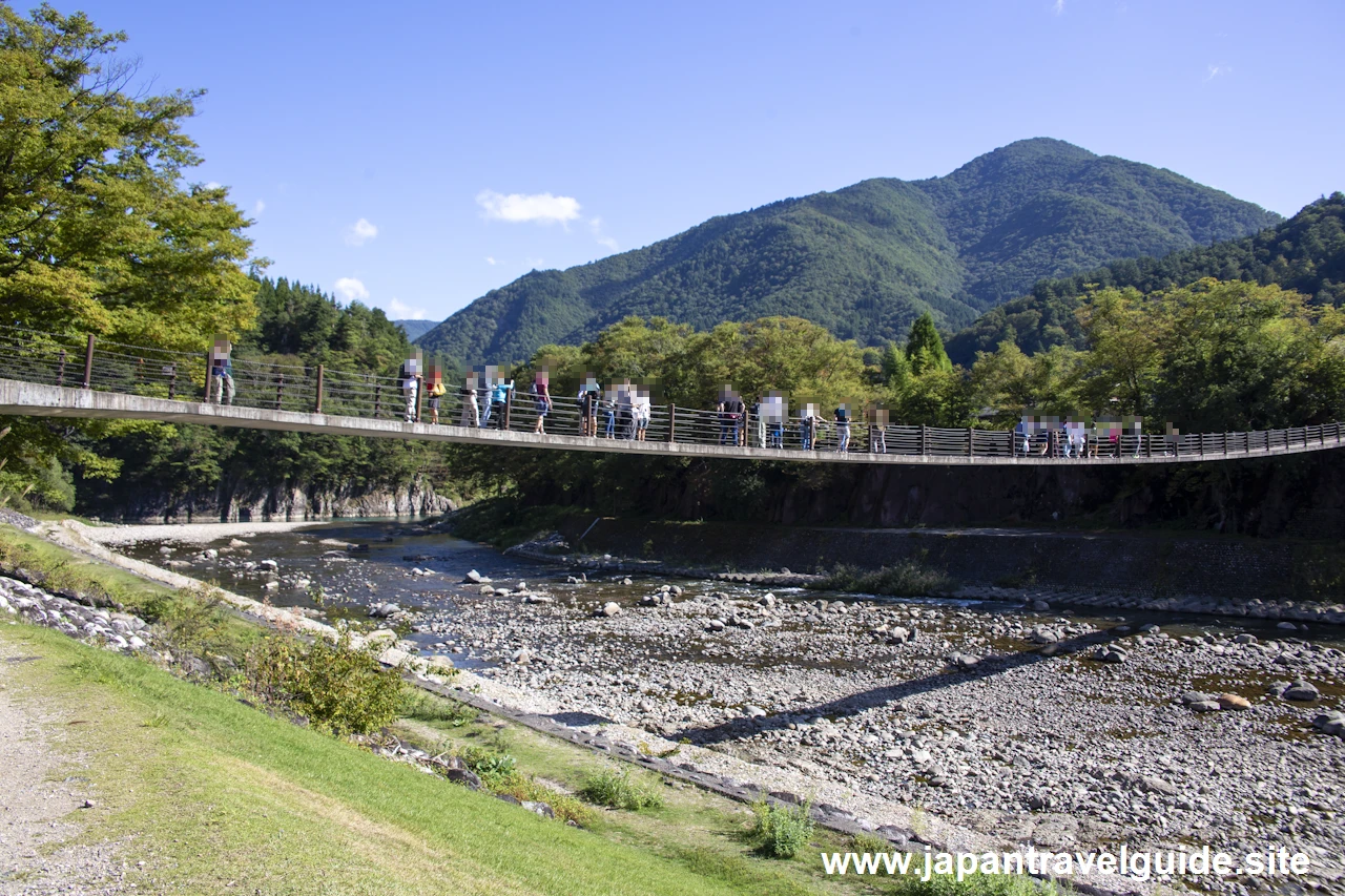 であい橋：白川郷の見どころ(1)