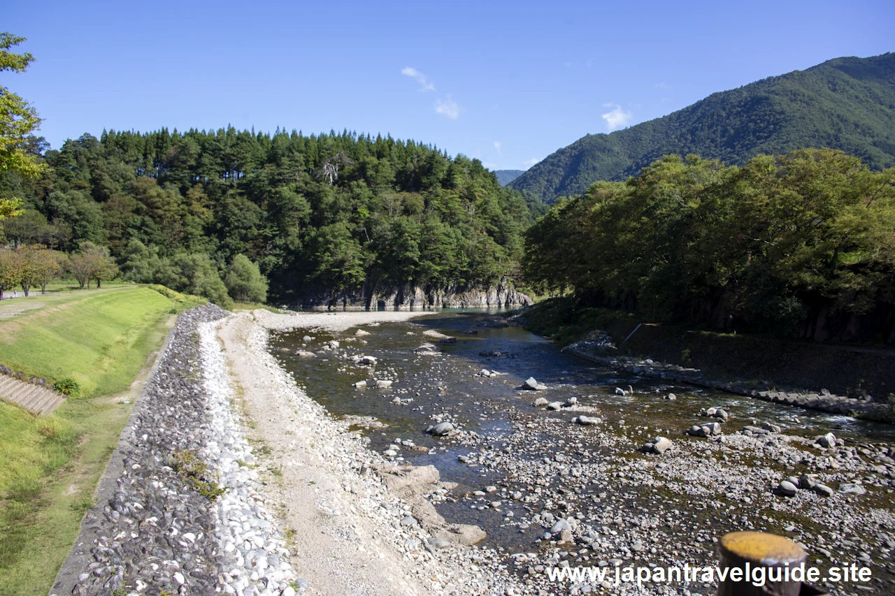 であい橋：白川郷の見どころ(4)