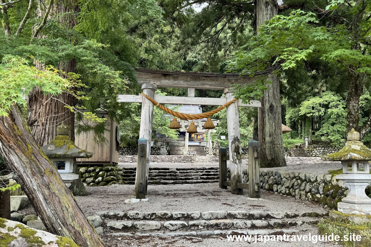 白川八幡神社：白川郷の見どころ(4)