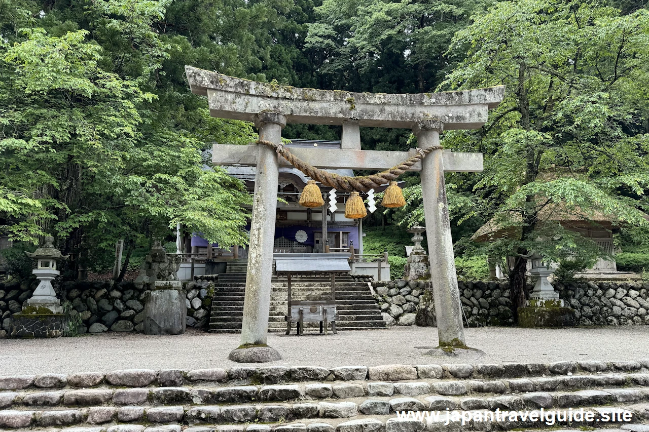 白川八幡神社：白川郷の見どころ(8)