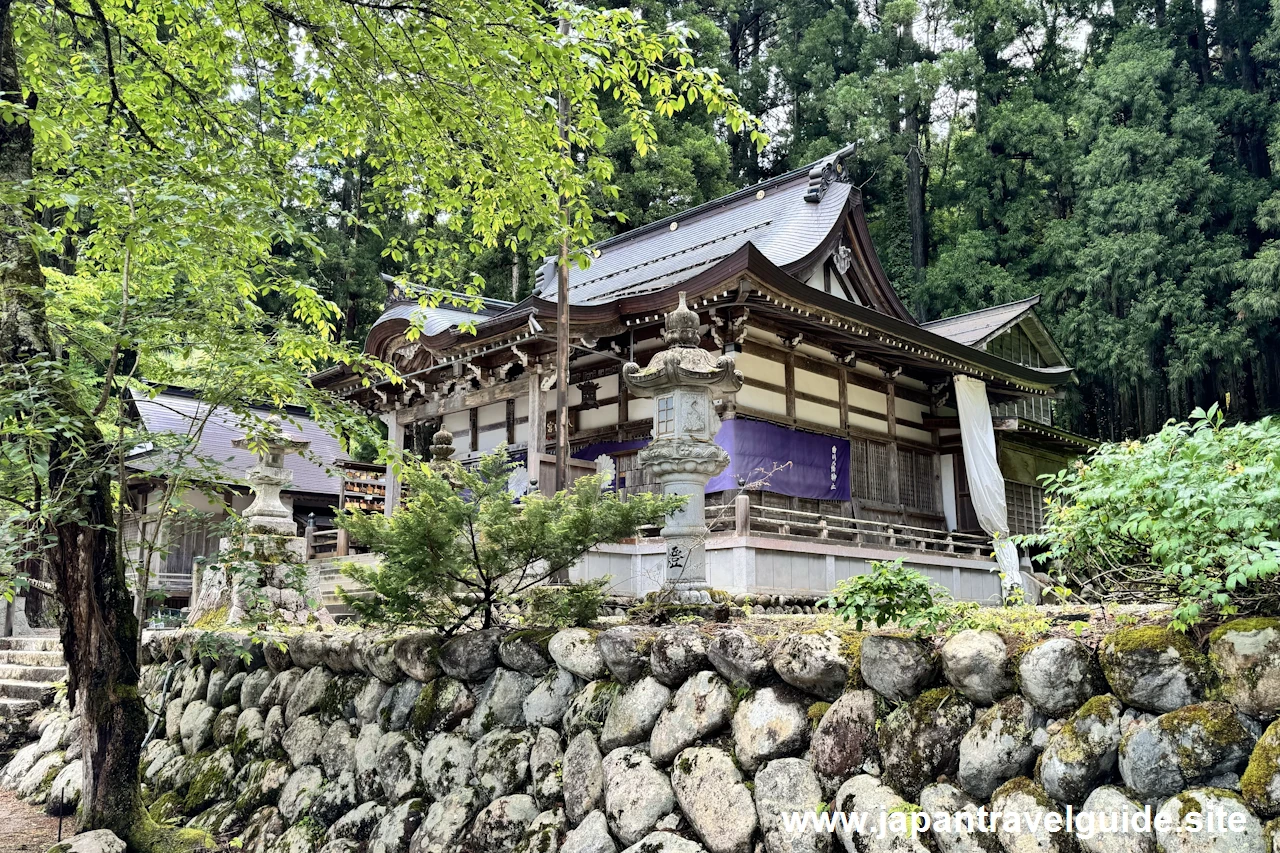 白川八幡神社：白川郷の見どころ(10)