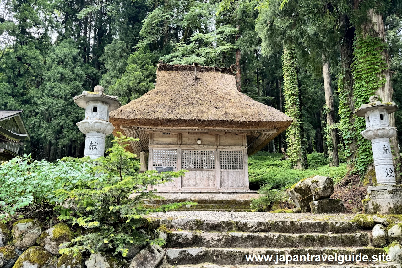 白川八幡神社：白川郷の見どころ(11)