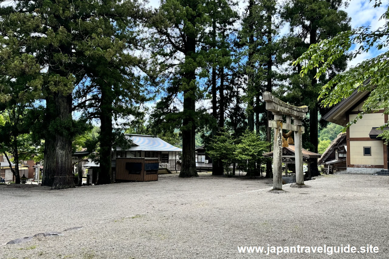 白川八幡神社：白川郷の見どころ(12)