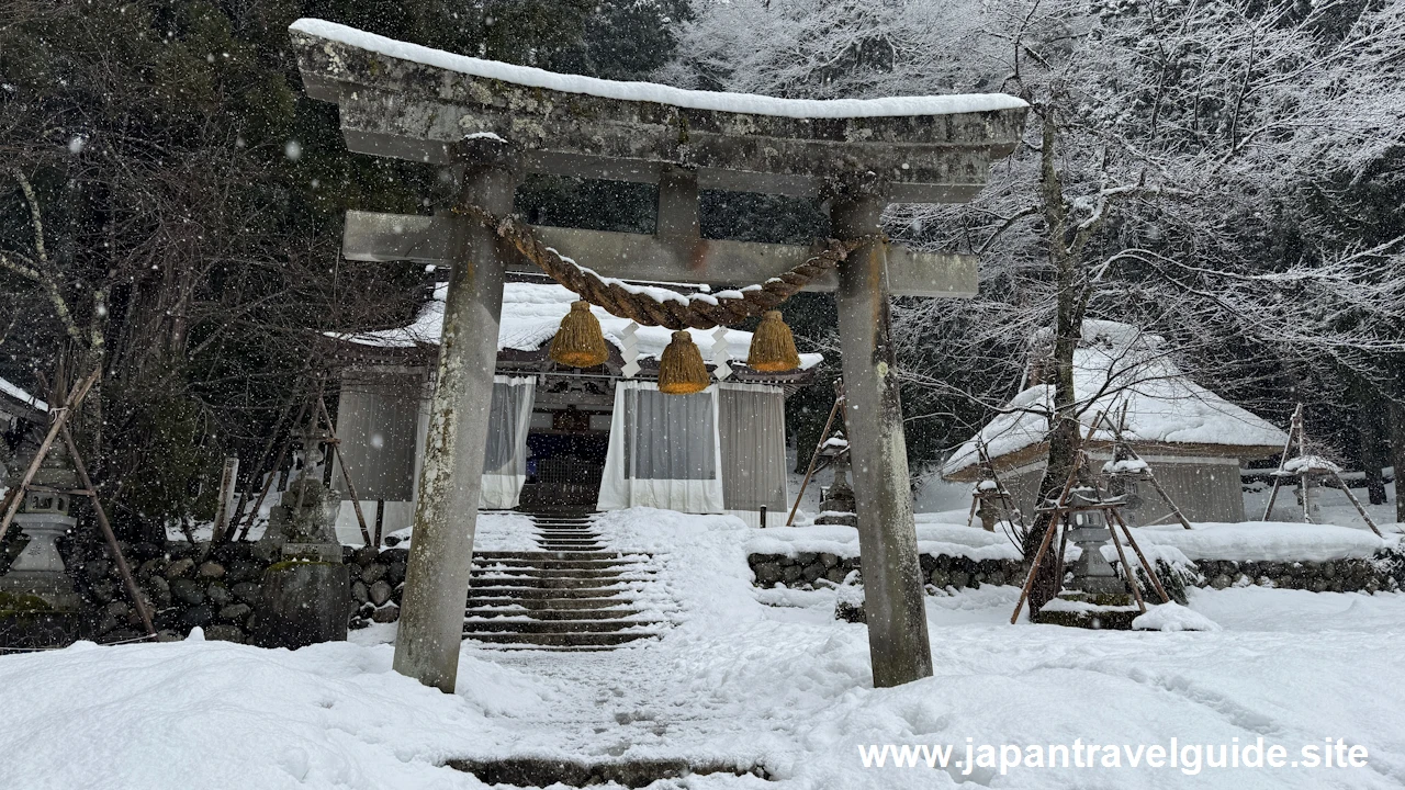 白川八幡神社の雪景色：白川郷の雪景色の見どころ(6)