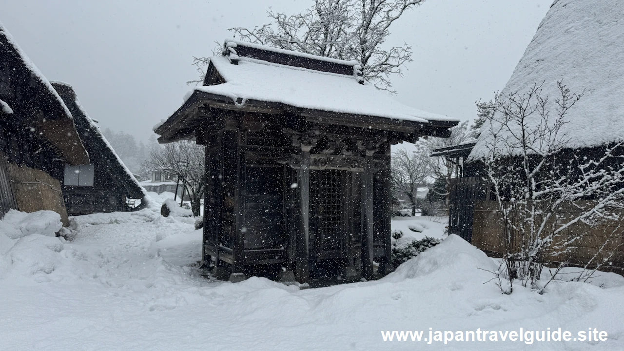 神田家の雪景色：神田家(白川郷)の見どころガイド(4)