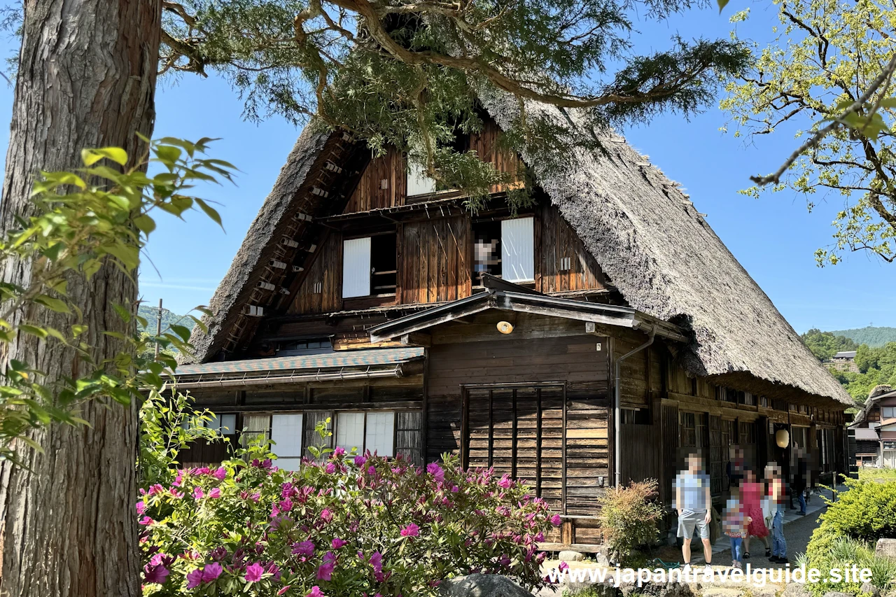 神田家外観：神田家(白川郷)の見どころガイド(9)