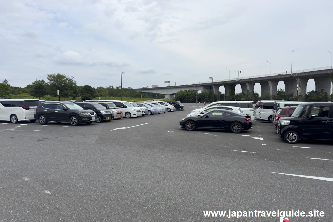 中央駐車場：アクア・トトぎふの無料で利用できる公式駐車場(2)