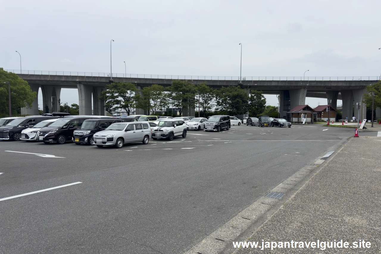 中央駐車場：アクア・トトぎふの無料で利用できる公式駐車場(3)