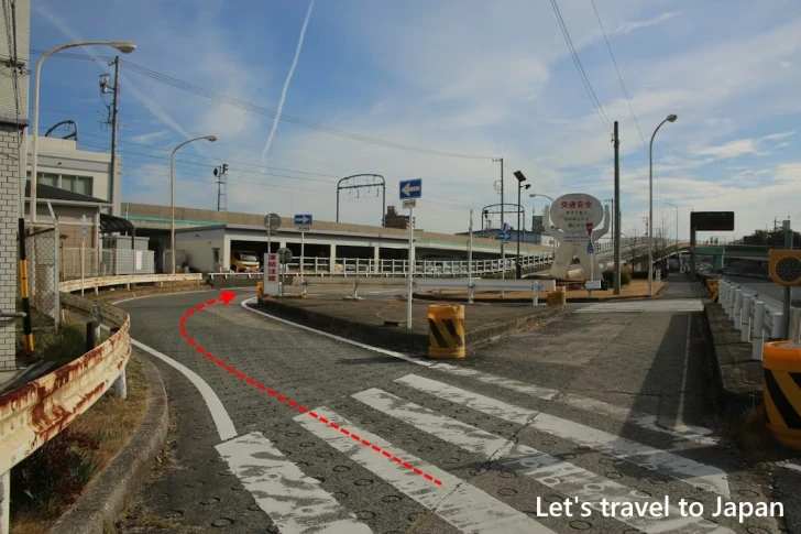 国道1号線から駐車場への入り方：ディノアドベンチャー名古屋の駐車場完全ガイド(5)
