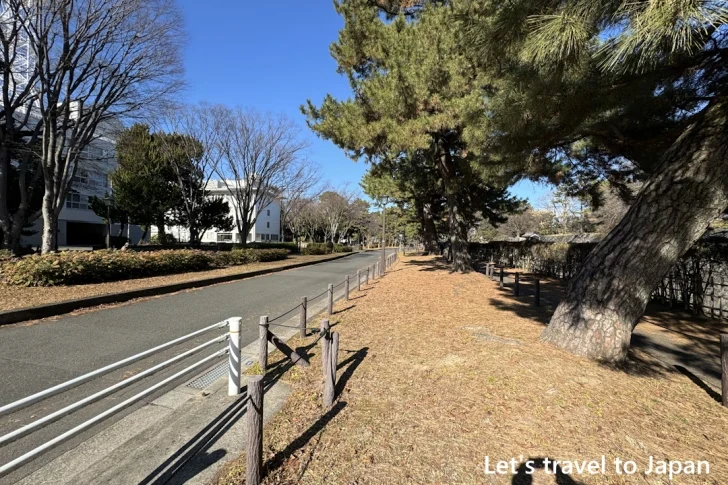 「二の丸」交差点から北側の道路：名古屋城周辺の路上駐車可能な道路と曜日(2)