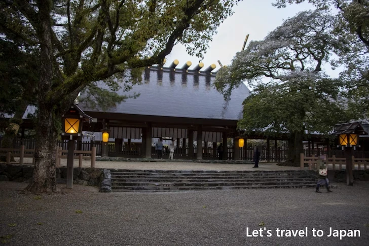本宮および授与所の雪景色：熱田神宮の雪景色の見どころ完全ガイド(2)